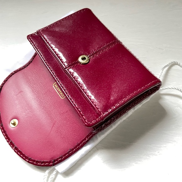 COACH - Madison Patent Leather Gusseted Card Case - Picture 6 of 11